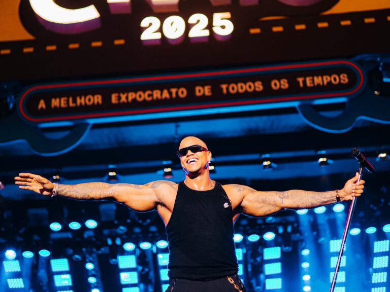 Mix musical faz público amanhecer na ExpoCrato 2025