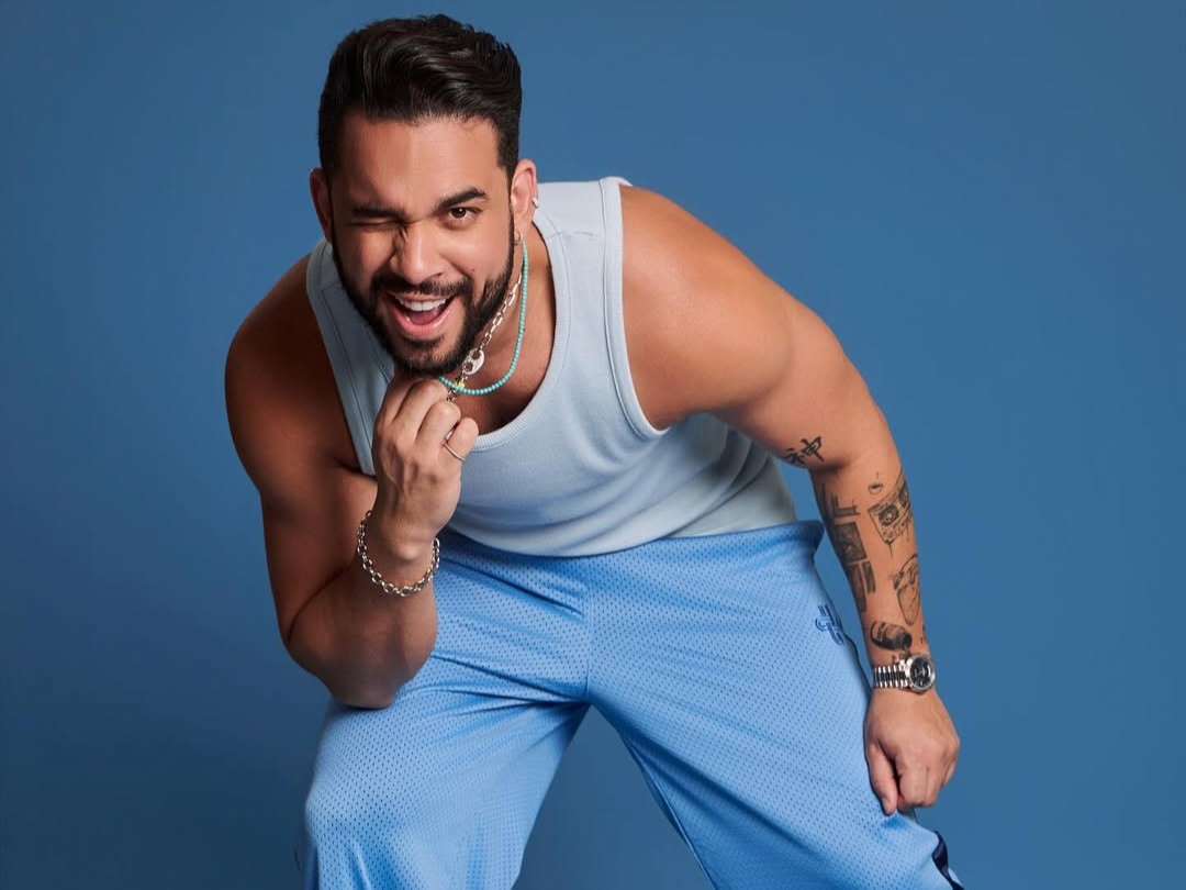 Freitad Fortal 2025: Henry Freitas comanda trio em ação publicitária na Beira ...