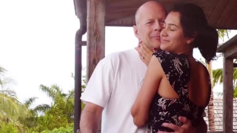 Esposa de Bruce Willis diz que morar em casa separada do ator foi a decisão “mais difícil”