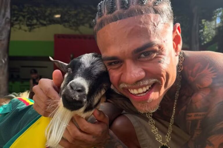 MC Cabelinho adota bode e amplia sua “little farm”