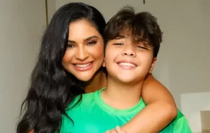 Mileide Mihaile faz primeira aparição após cirurgia cerebral do filho