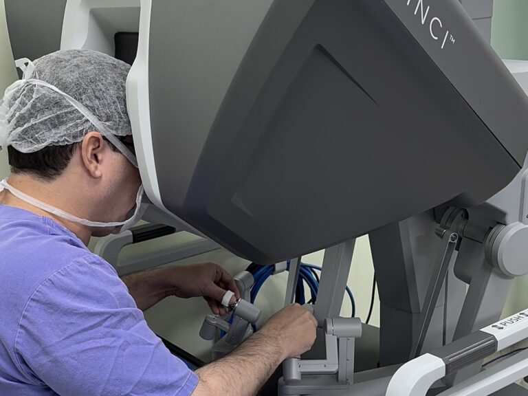 Tecnologia robótica traz avanços no cuidado com pacientes de câncer de próstata