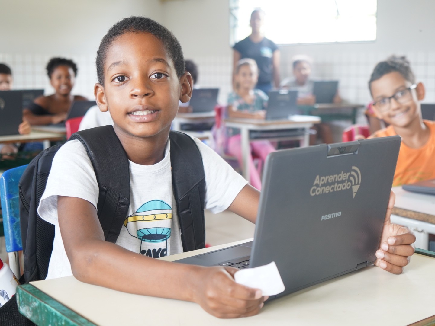 Aprender Conectado fecha 2025 com 16 mil escolas conectadas