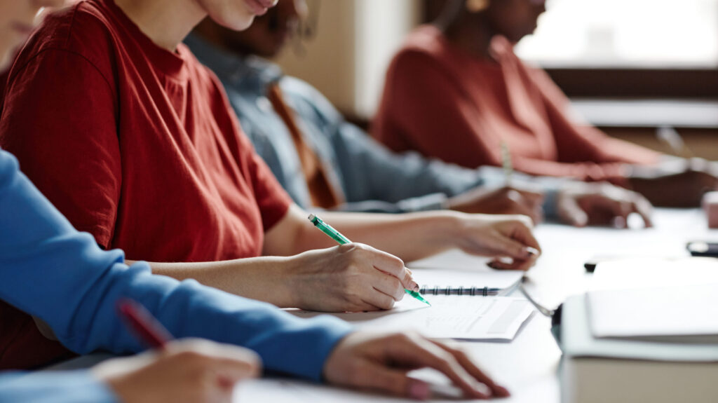 Prazo para edital de concurso na Câmara de Crateús termina dia 20