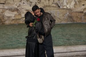 Felipe Amorim curte férias românticas na Europa com Duda Kropf