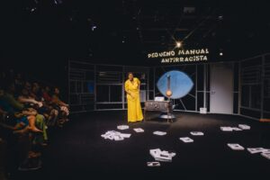 “Pequeno Manual Antirracista” entra em cartaz na Caixa Cultural Fortaleza