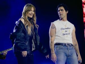 Luísa Sonza surpreende fãs ao cantar com Joe Jonas em São Paulo